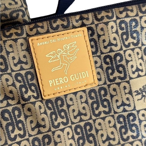 Piero Guidi Unisex Crossbody Bag - Picture 8 of 15